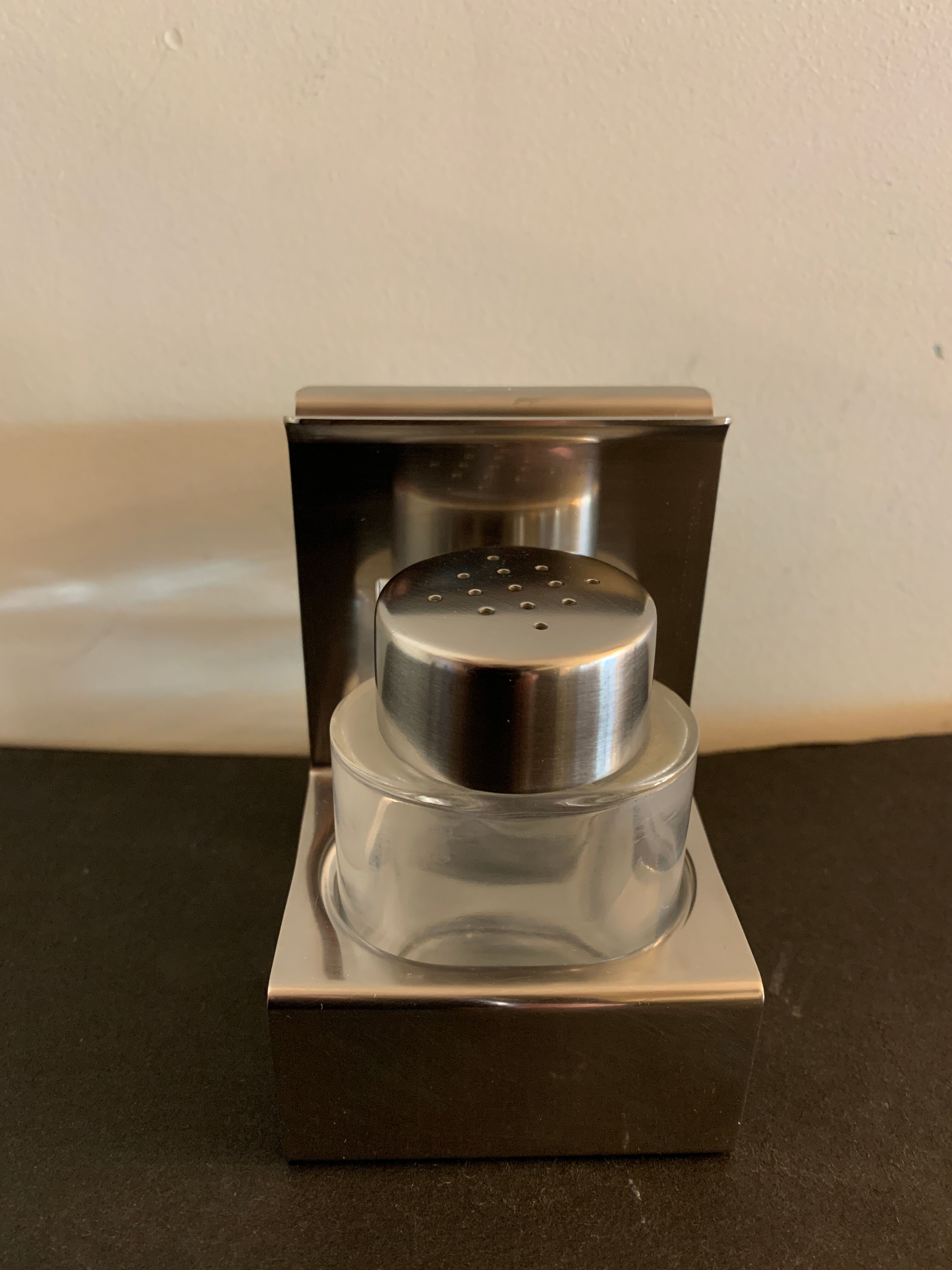 Italian salt and pepper shaker in stainless steel and Alessi glass, 1980