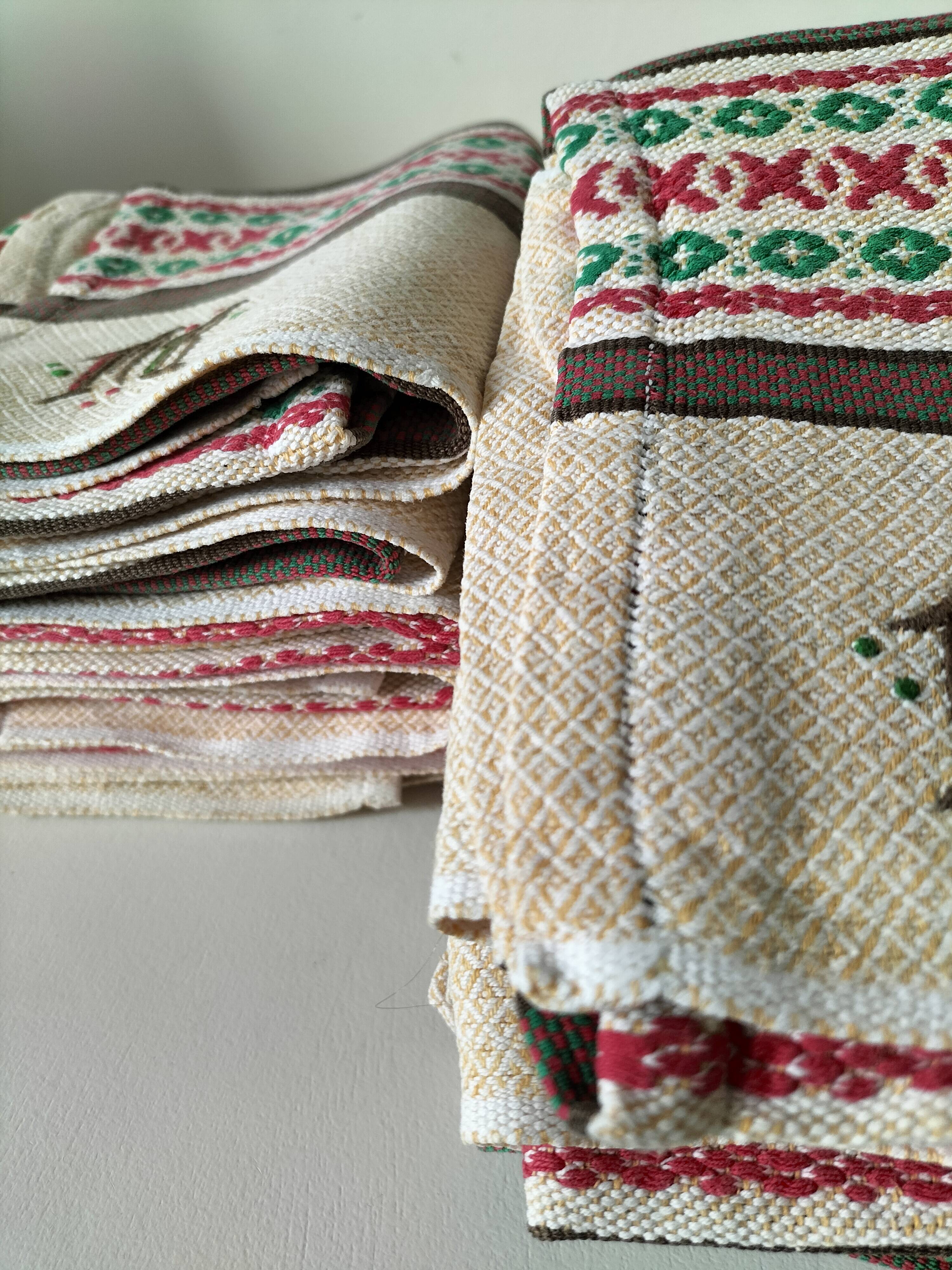 Nappe et 12 serviettes de style basque monogrammées MB