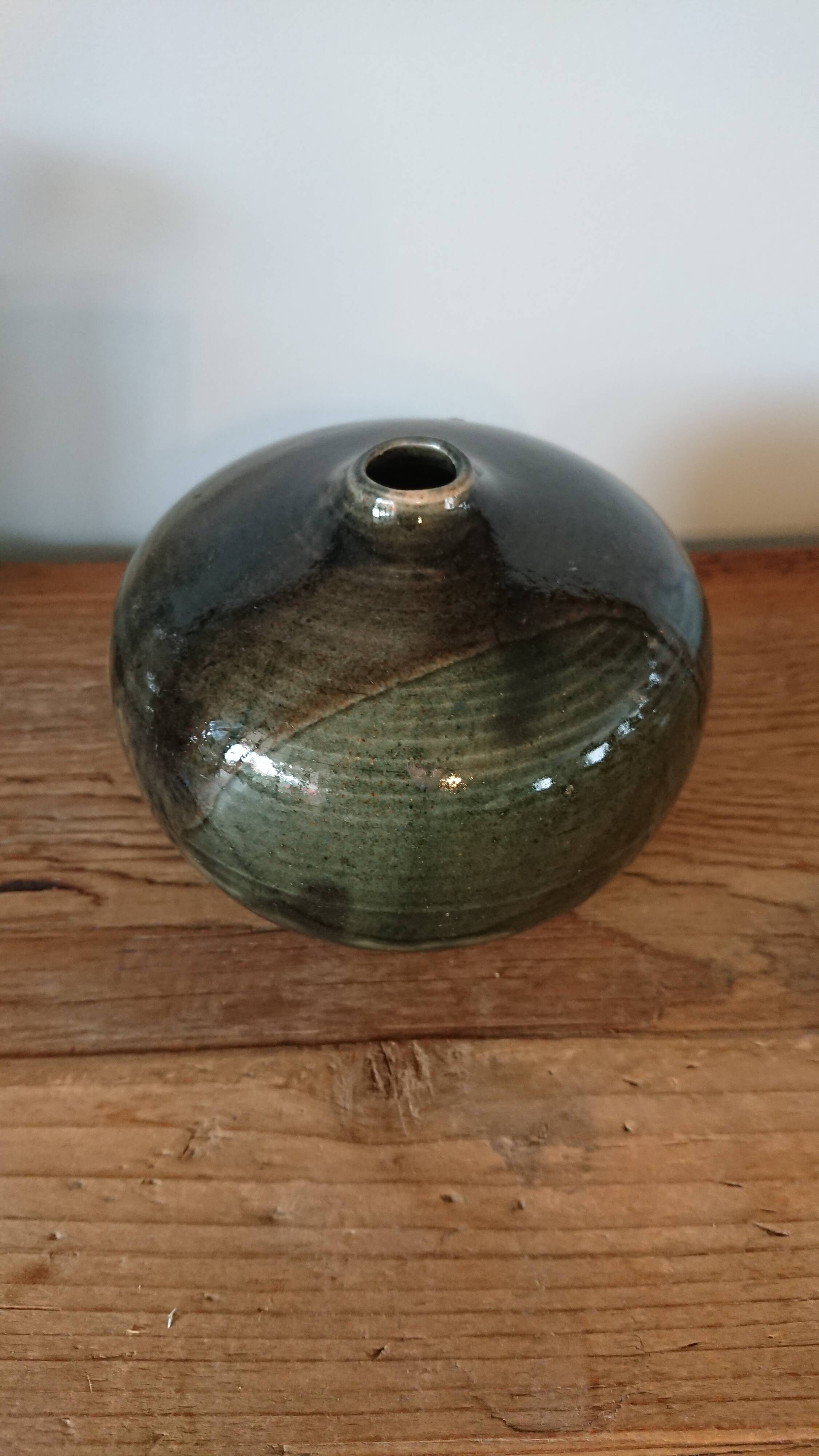 Soliflore green ceramic ball