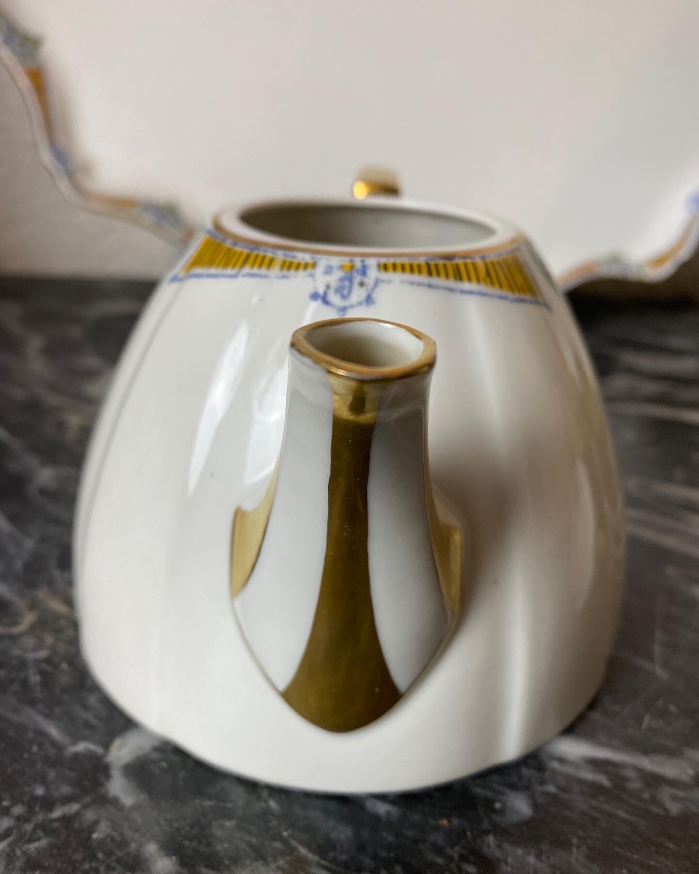 Teapot in porcelain of Limoges "forget-me-nots" old
