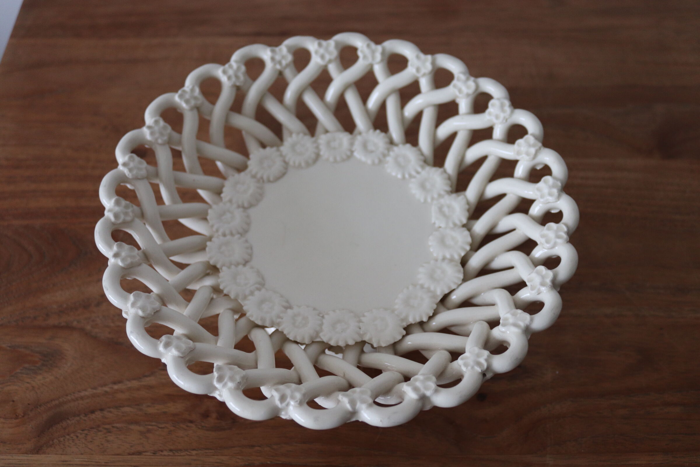 Pichon braided standing cup
