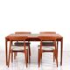 Grande table à manger extensible en palissandre brésilien par H. Sigh & Son