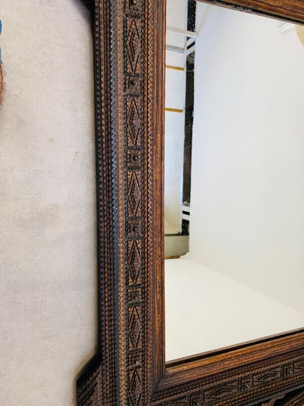 Miroir ''tramp art'' art populaire 103 x 76 cm