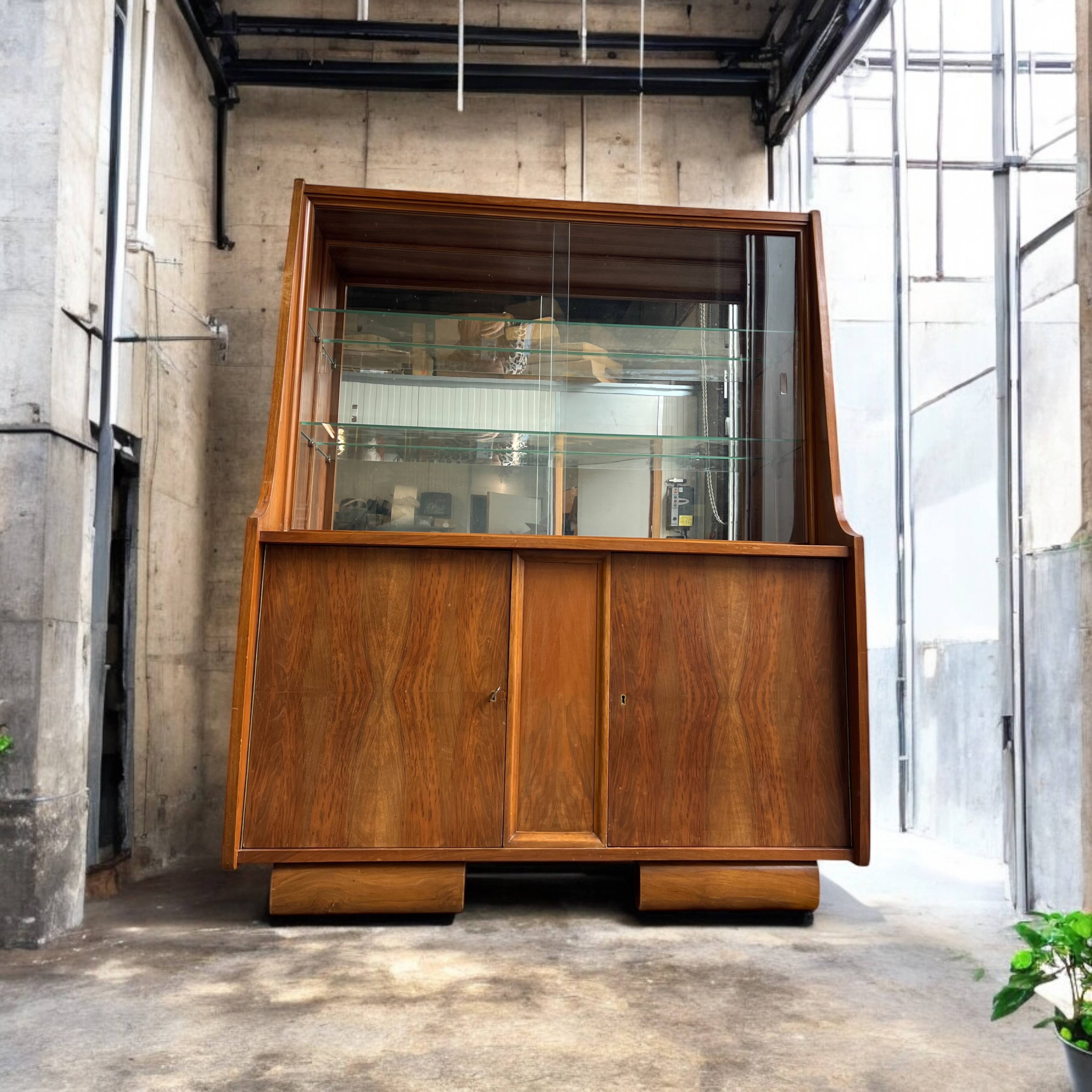 Display cabinet // vintage cabinet/shelf