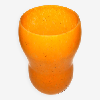 Marmoreal glass shell vase