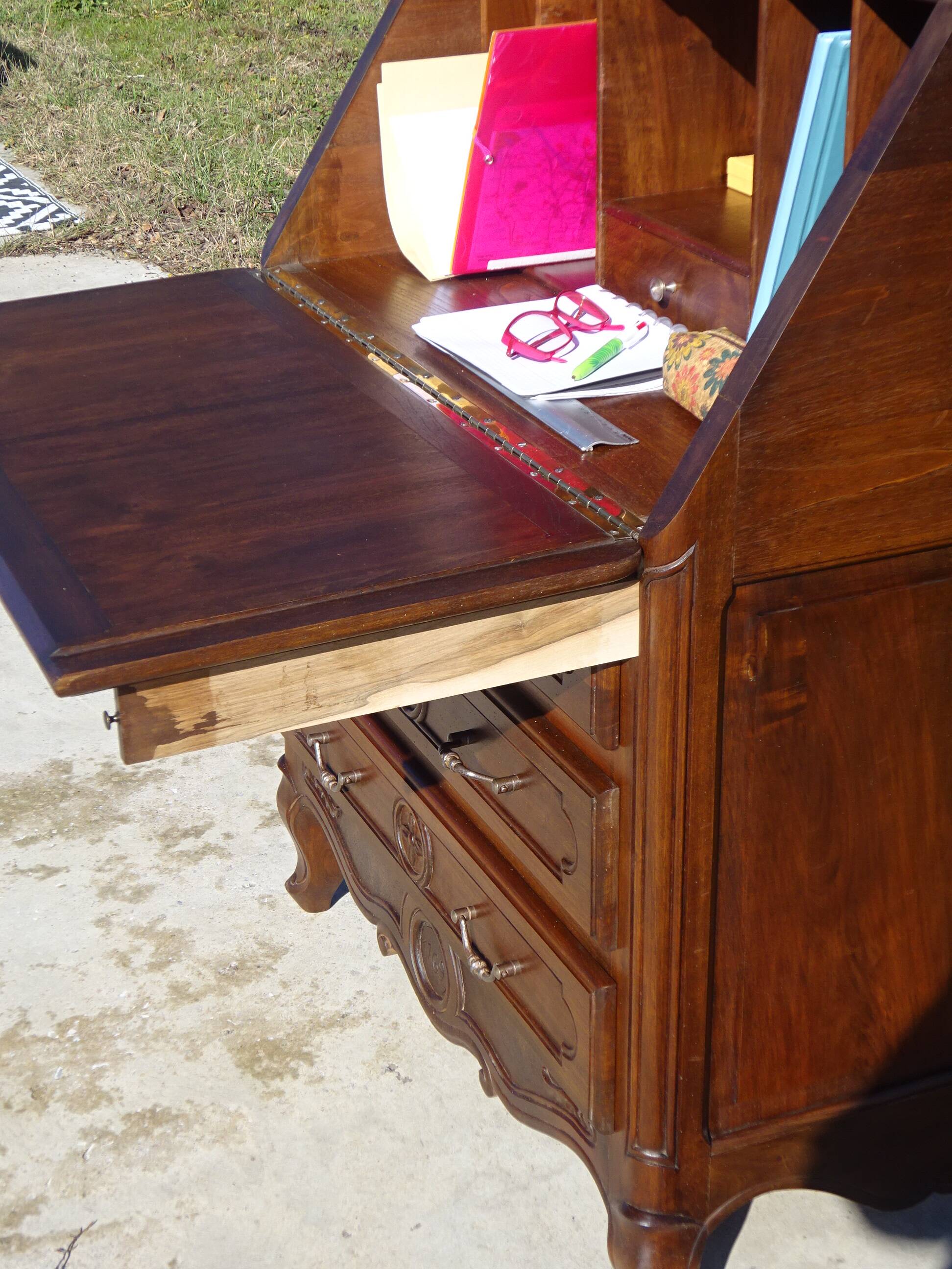 3-in-1 furniture: chest of drawers, secretary, and display cabinet, in walnut.