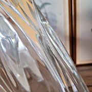 Vase vintage en verre épais torsadé