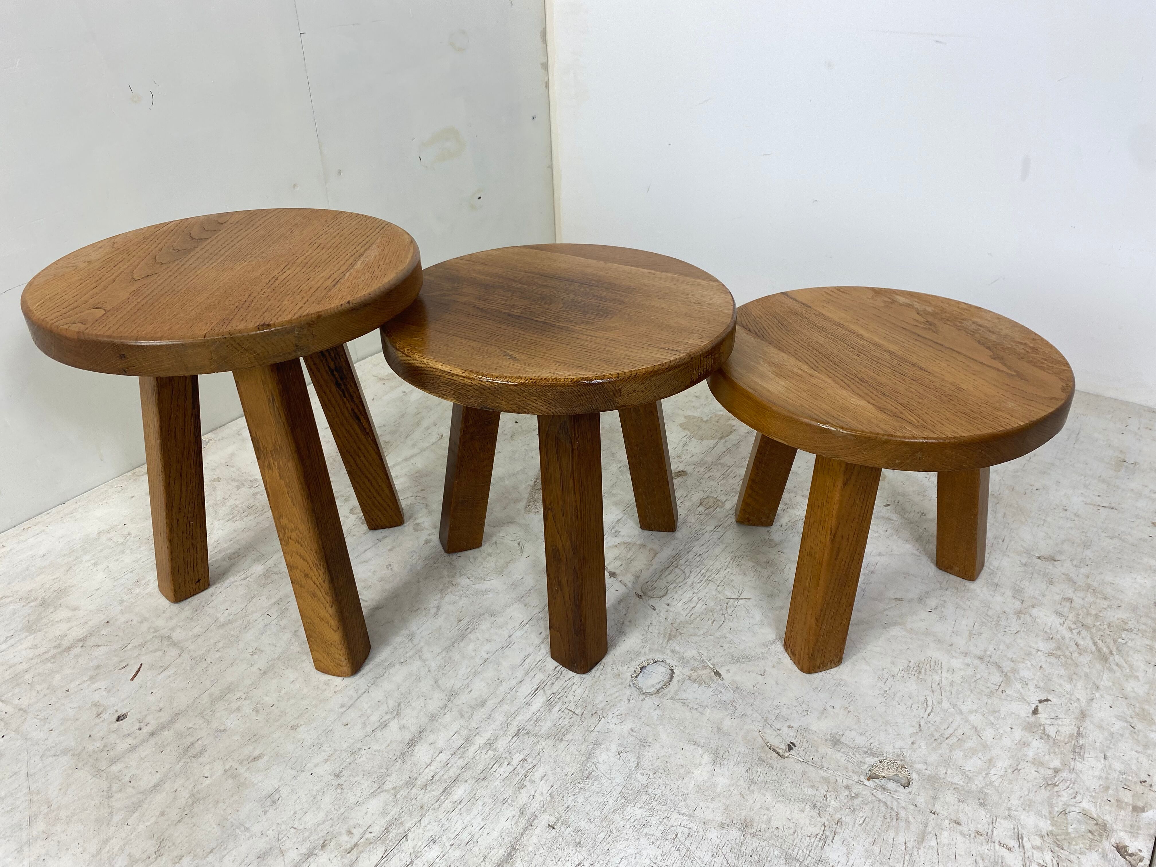 Tables d’appoint vintage brutalistes en chêne années 1960, ensemble de 3