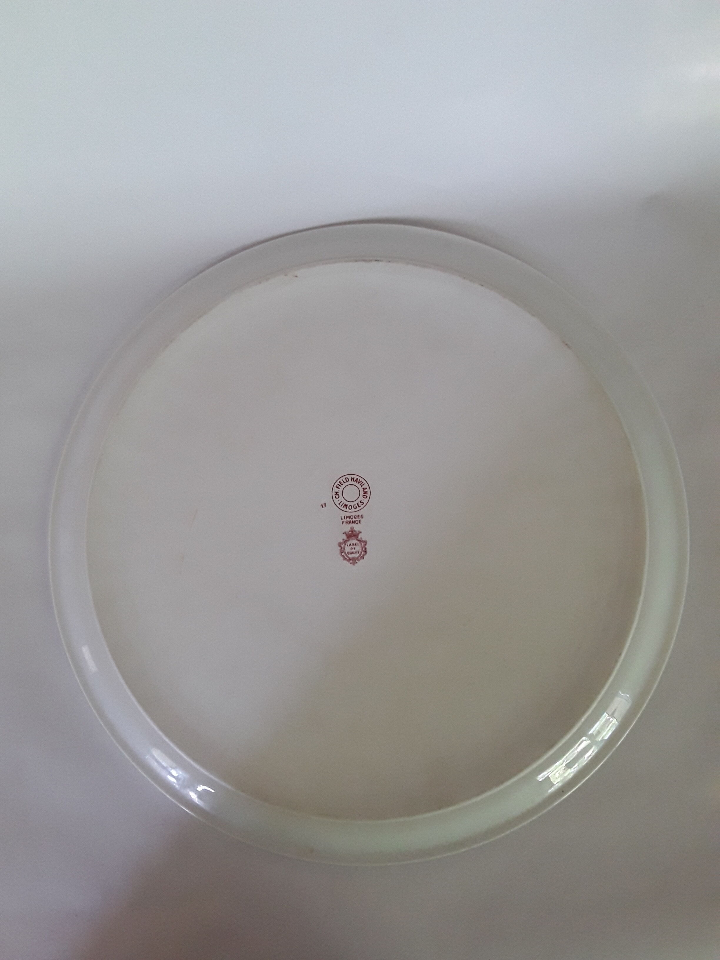 Pie dish decorated pink porcelain