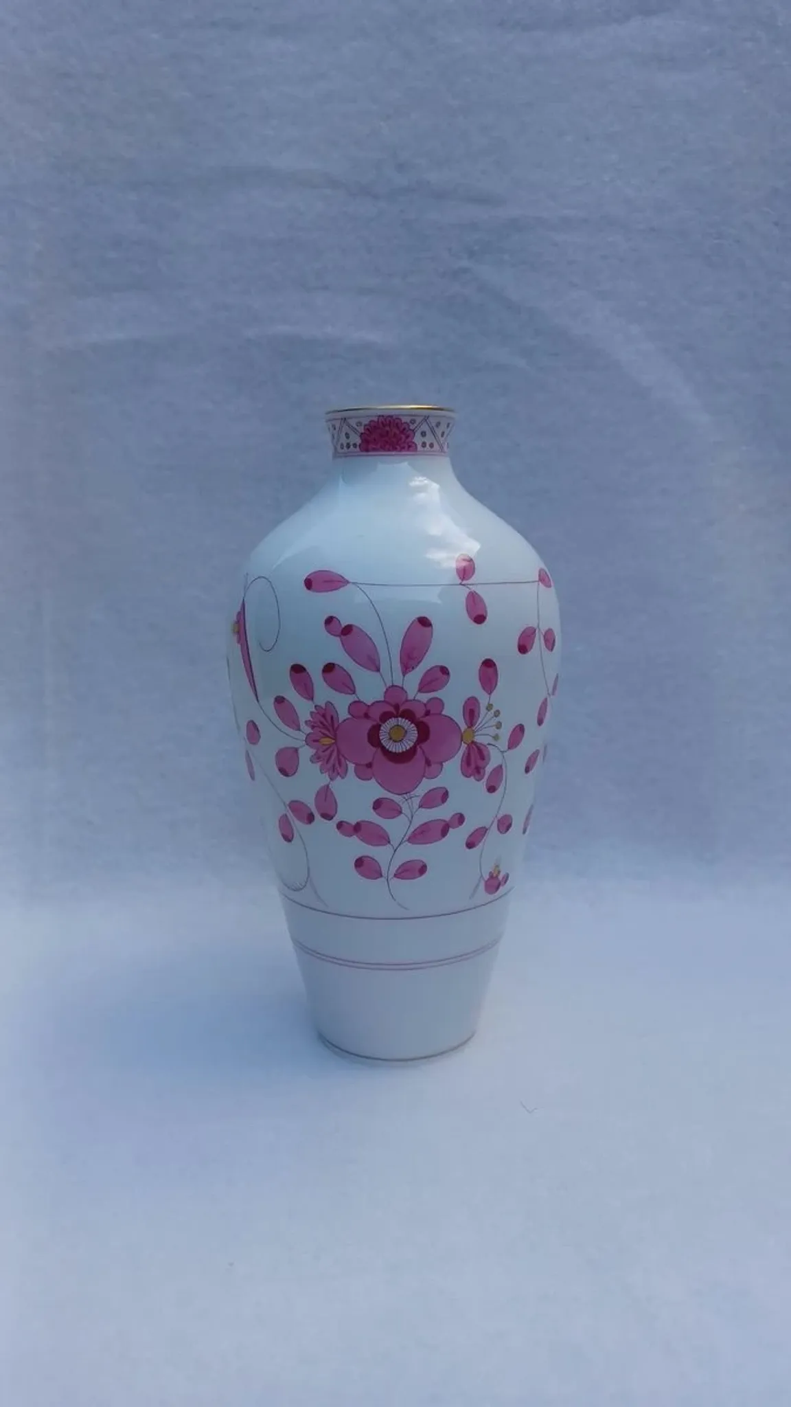 Vintage porcelain vase with Indian painting in purple by Meissen, 1980