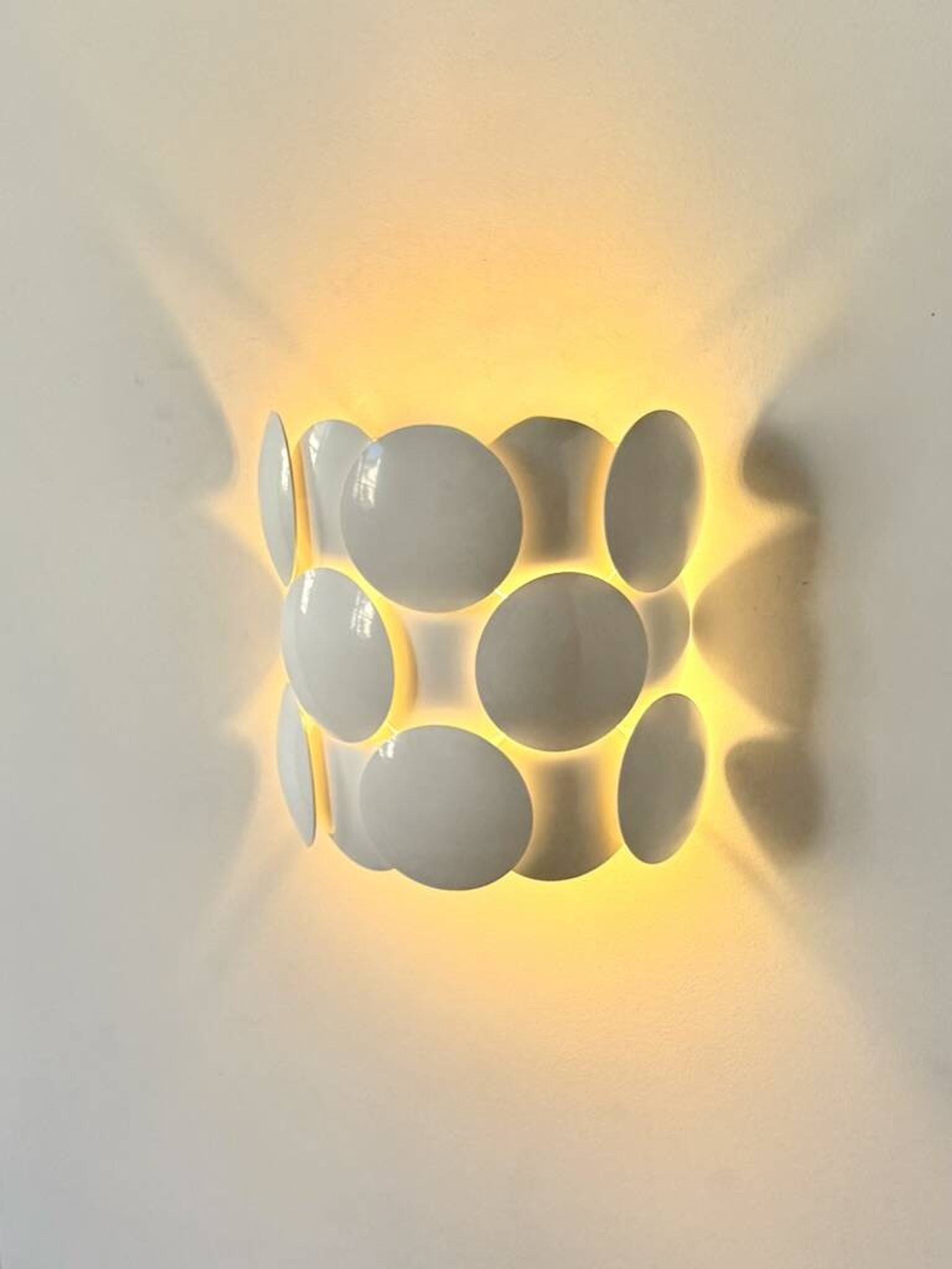 Vintage wall light in metal and white ABS, France, 1980.