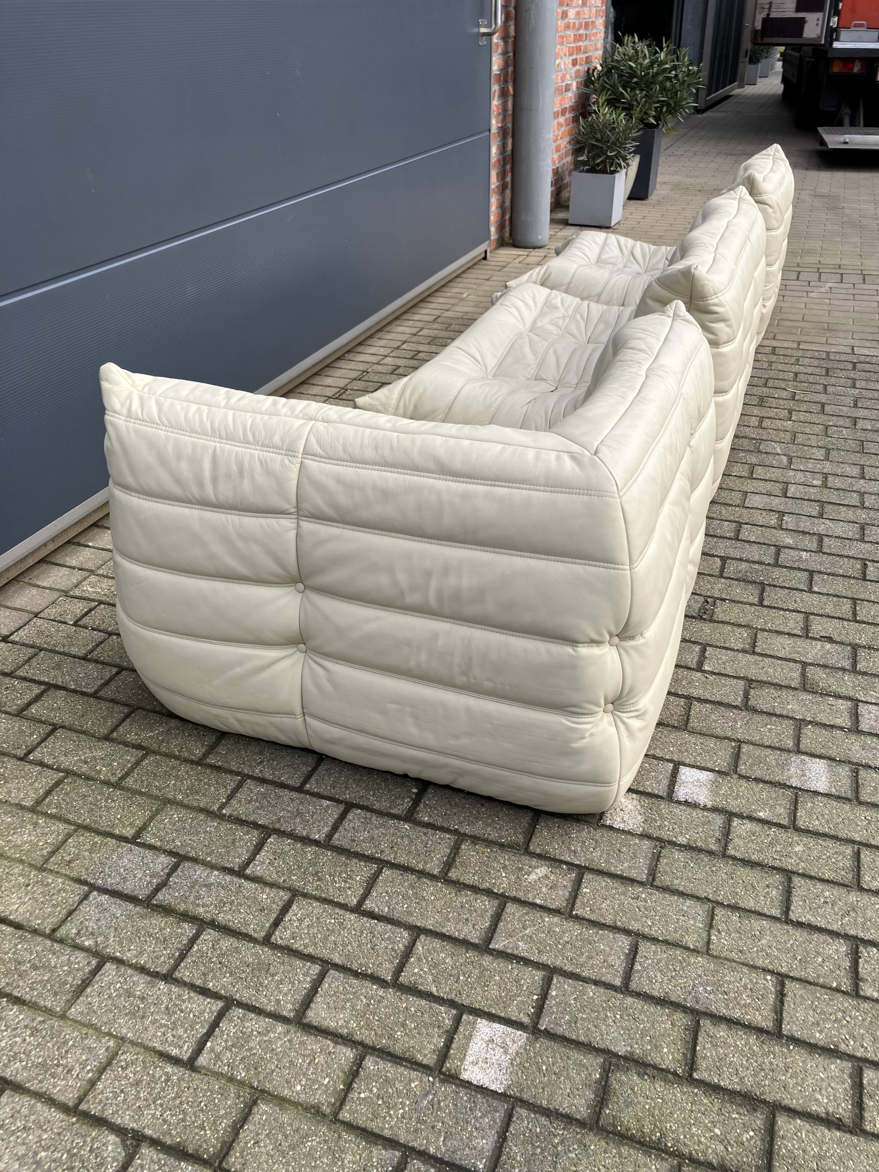 100% authentic Ligne Roset Togo 1.2z & hoek in Beige leather