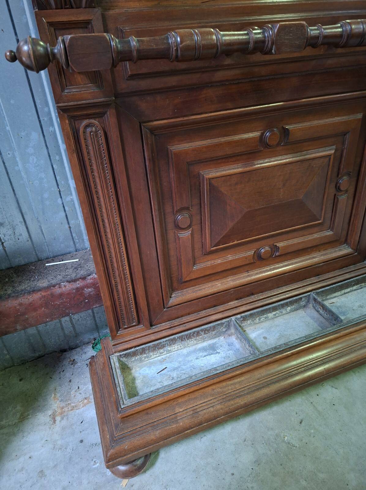 vestiaire d’entrée à miroir en noyer – XIXe siècle