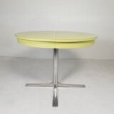 Vintage round dining table with a diameter of 100 cm, extendable to 135 cm, from the 1970s.