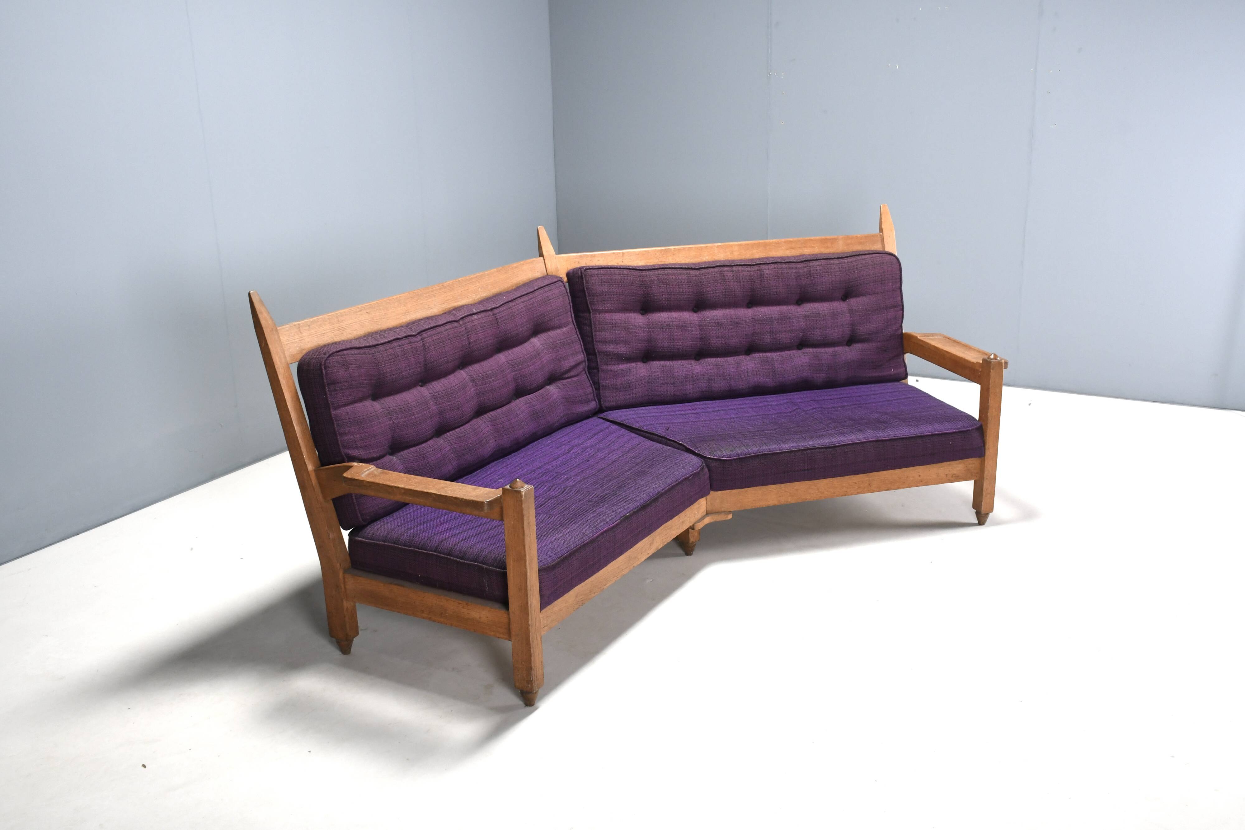 Canapé d'angle Guillerme et Chambron en chêne et tissu, France années 1960