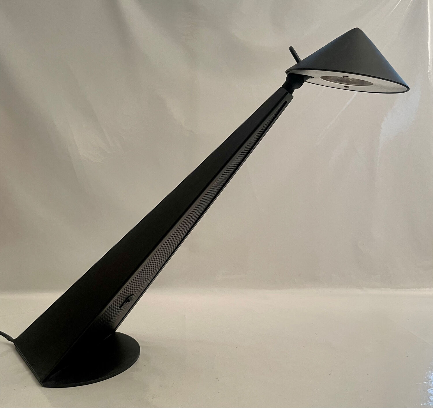 Toucan desk lamp, Patrice Bonneau for Genexco