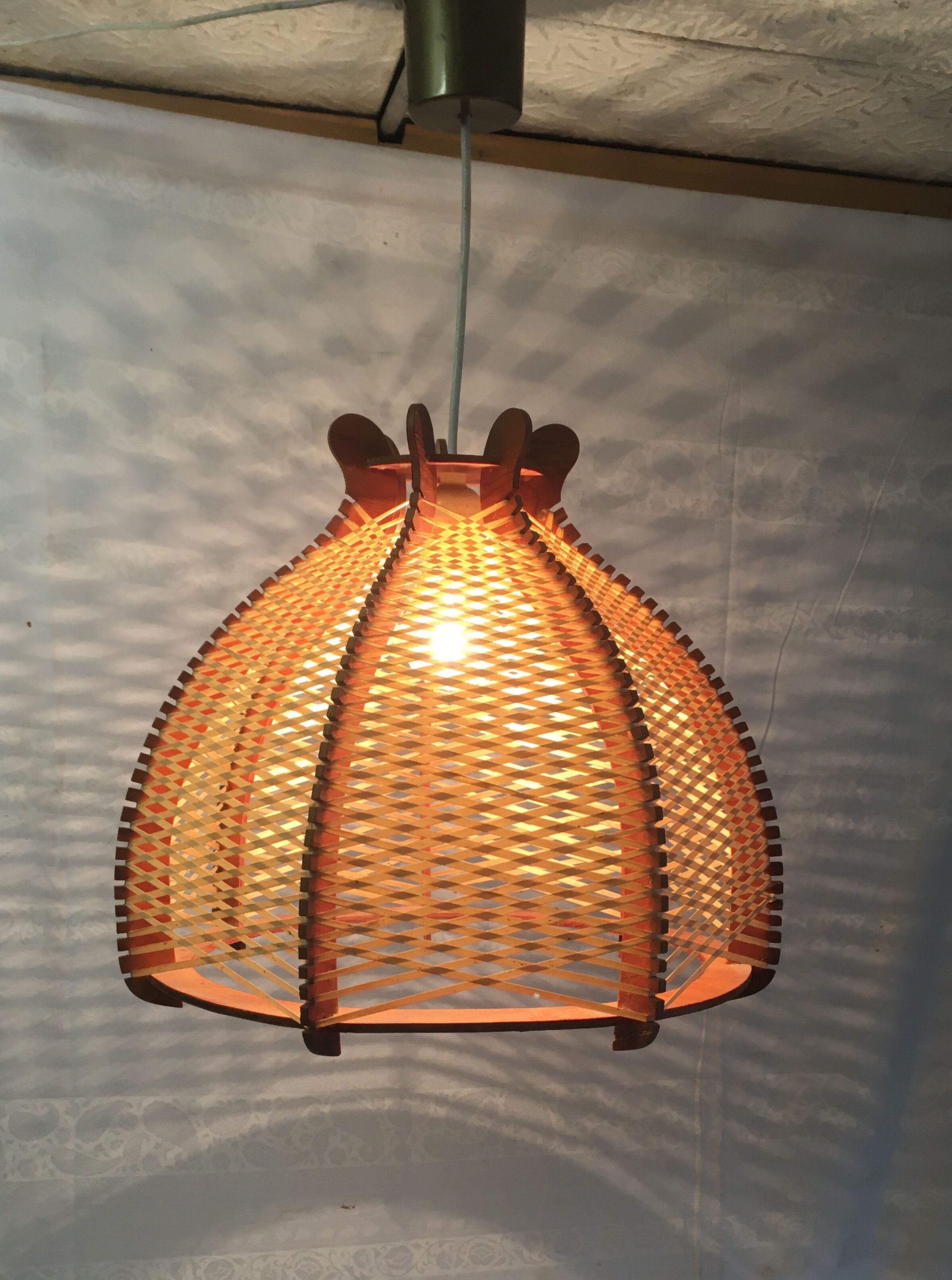 Scandinavian style suspension wood and yarn - 60s