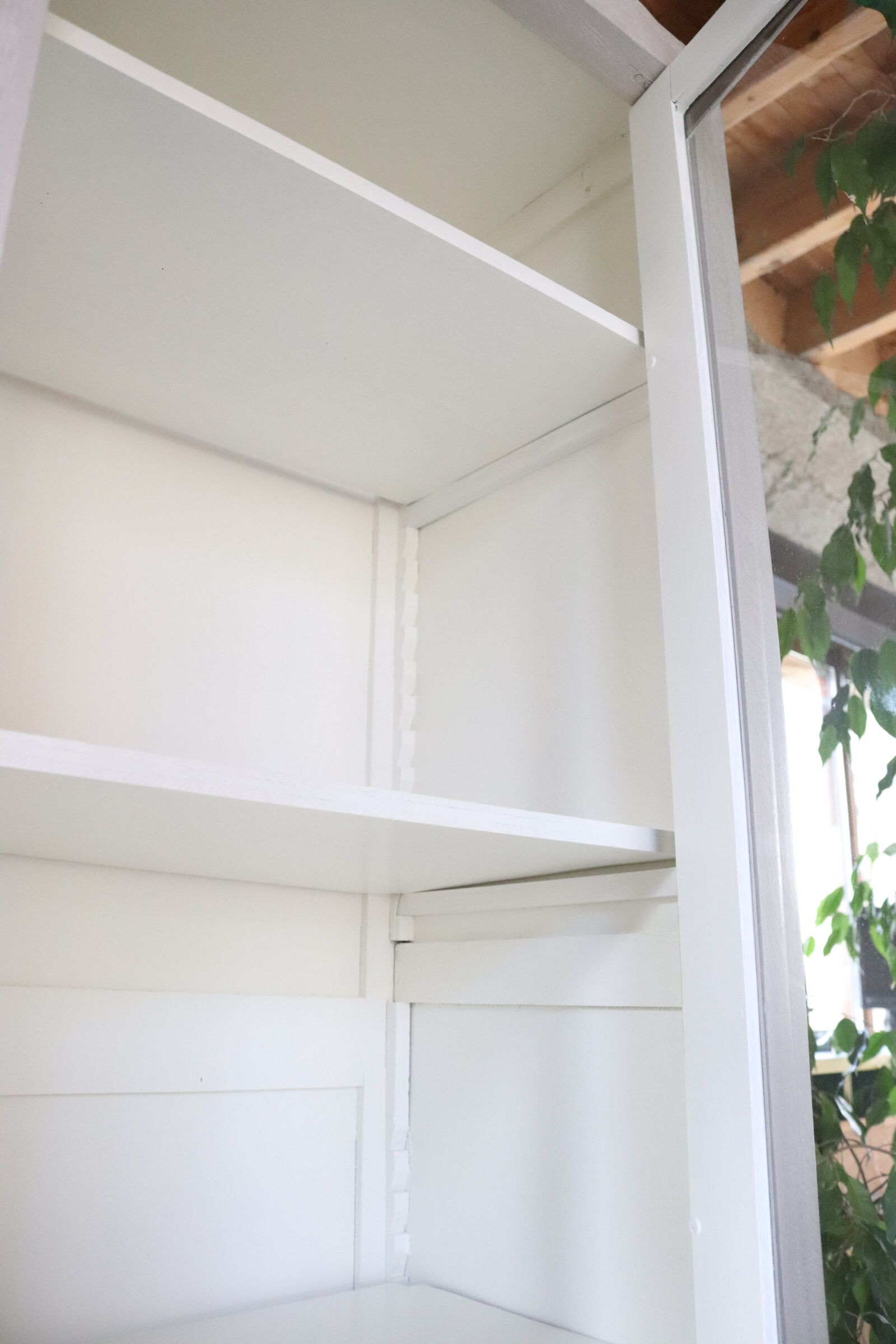 Glass library restyled linen cerusé