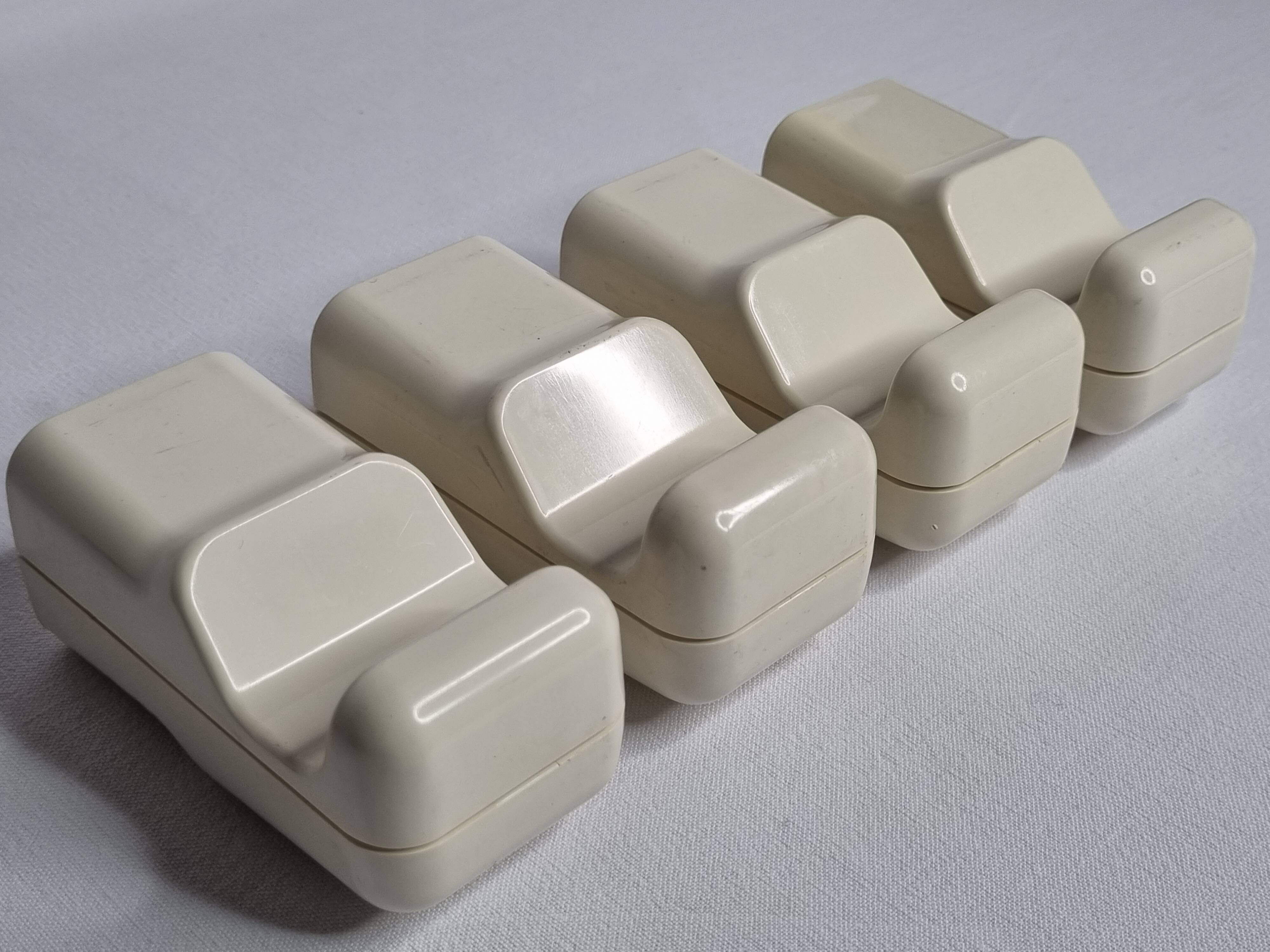 Set of 4 vintage "Space Age" coat hooks, 10 cm, 70s-80s