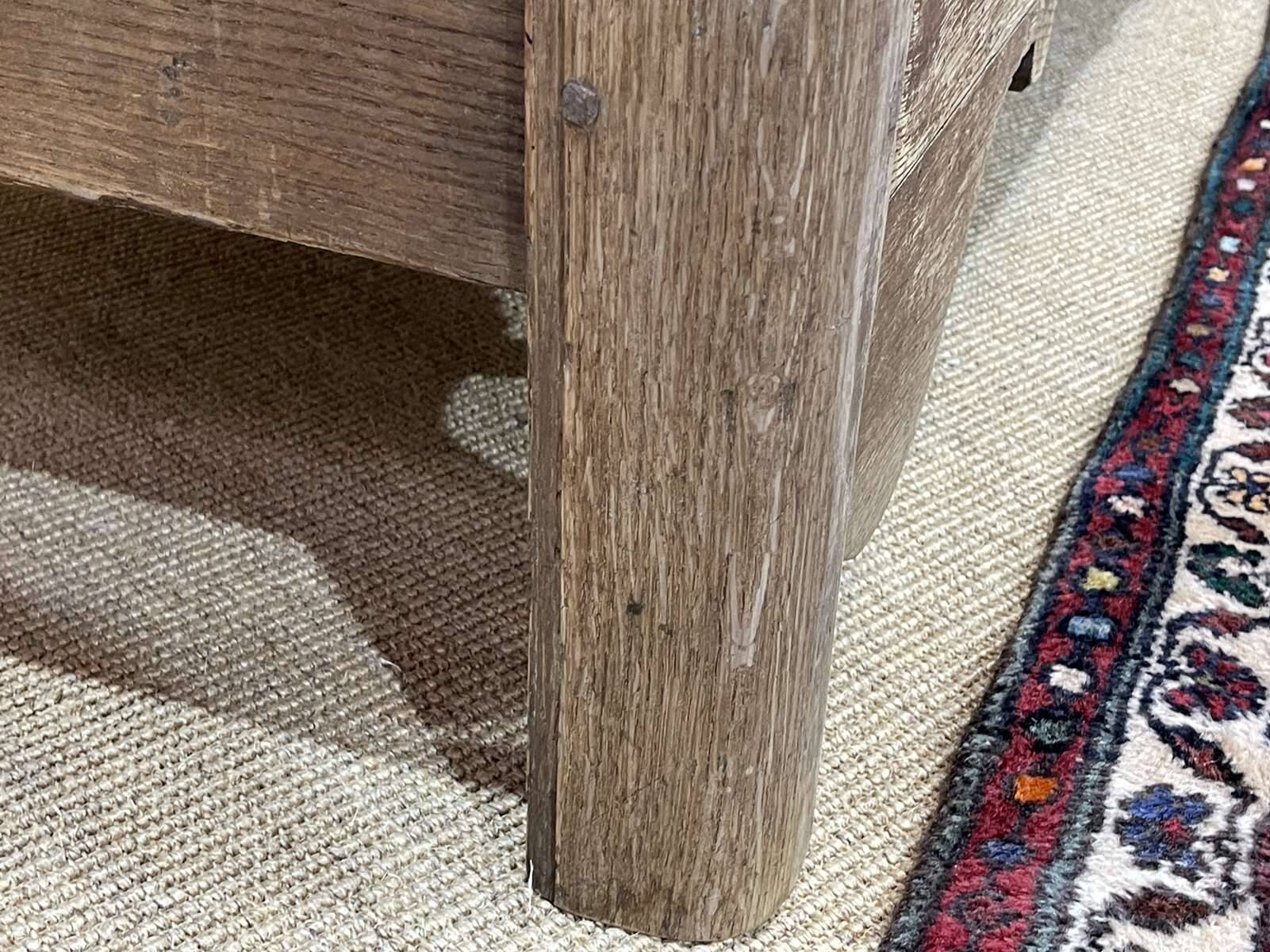 Banc coffre du  18ème en chêne brut - L=1m32, P=65cm, H=62cm.