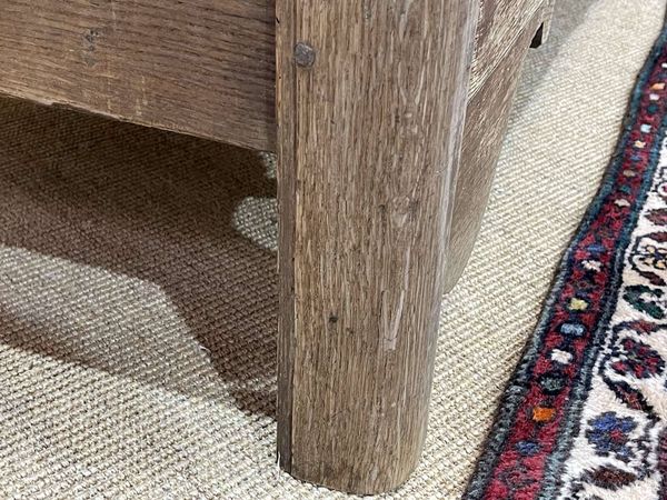 Banc coffre du  18ème en chêne brut - L=1m32, P=65cm, H=62cm.