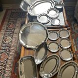 Set of stainless steel dishes