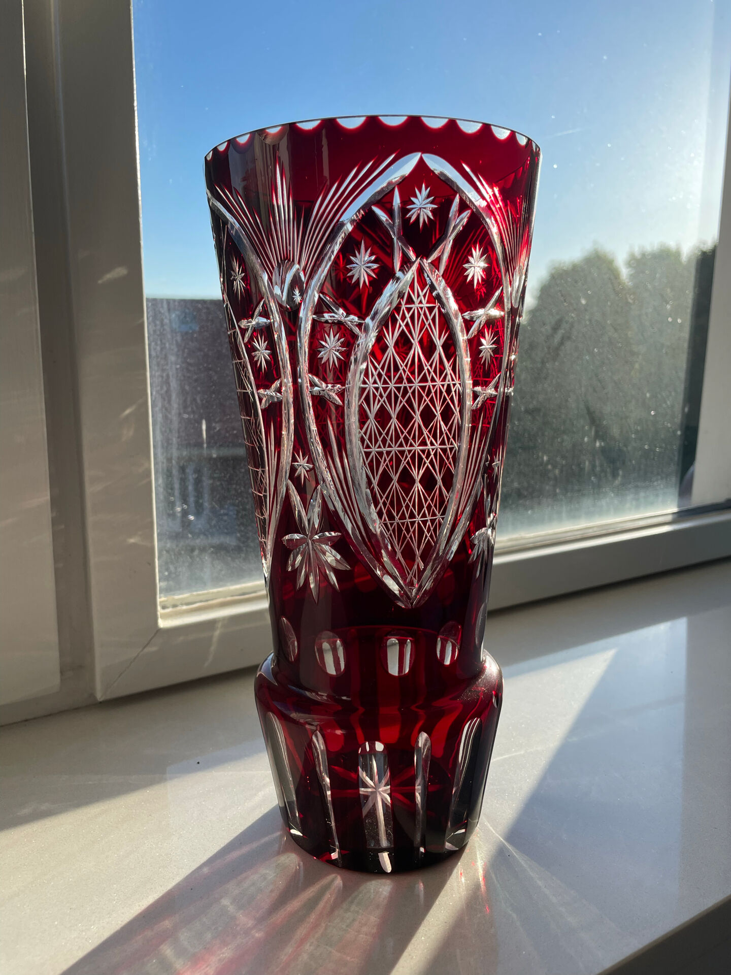 Hand-cut crystal vase, Bohemian or Polish - Vintage - Ruby/Cranberry