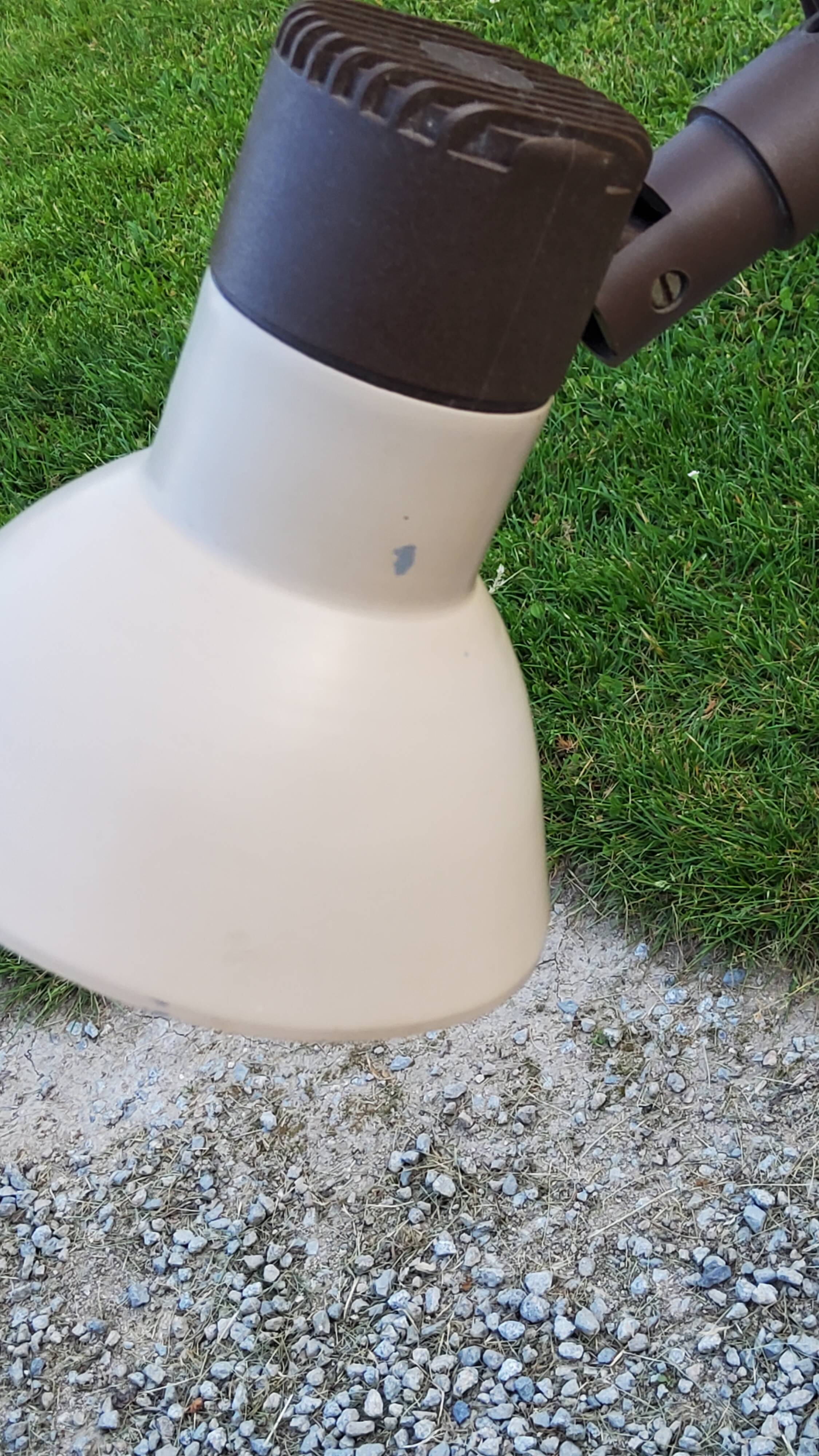 Floor lamp of the 70s in gilded brass lacquered beige metal and brown plastic 2 spots