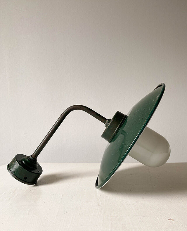 Outdoor enamelled tole wall lamp