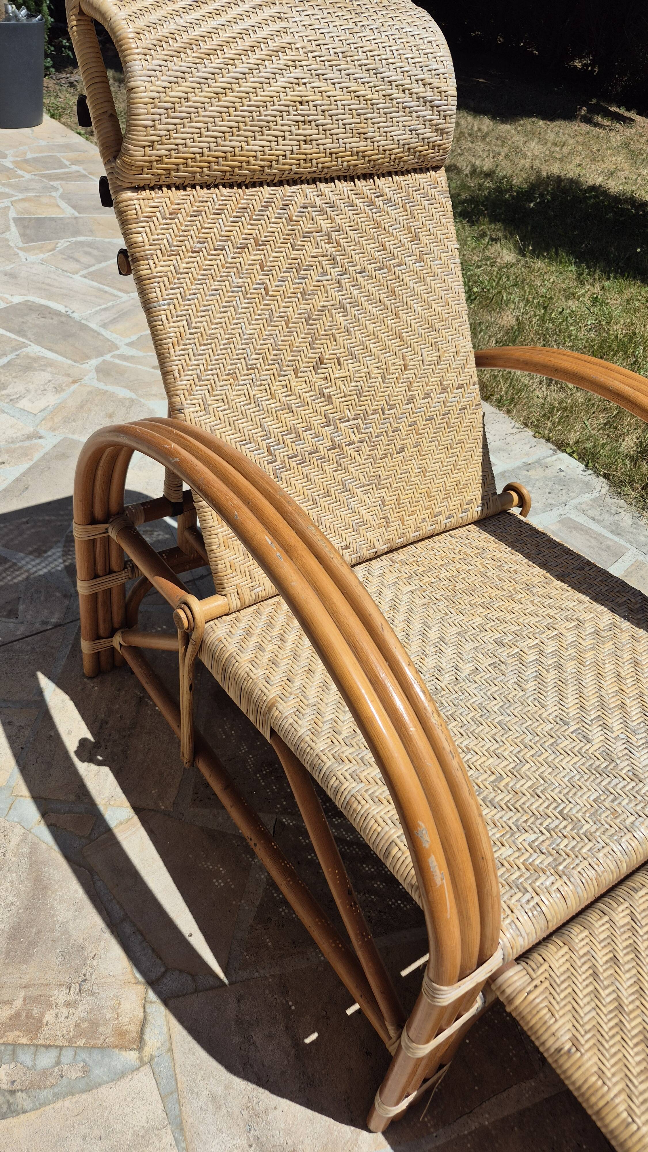 Vintage rattan and bamboo chaise longue, circa 1960s Italy.
