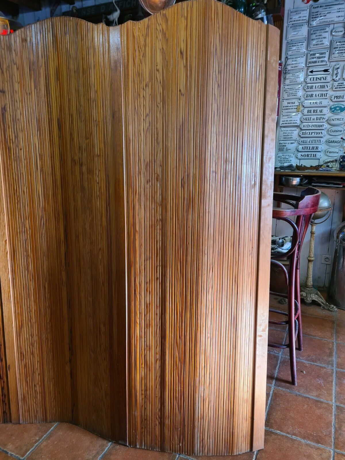 American screen in pitchpin