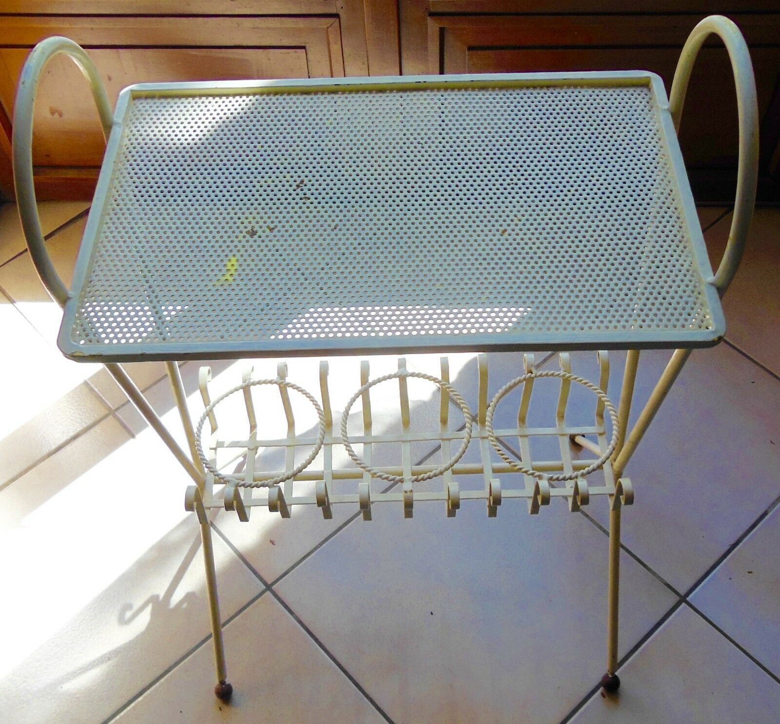 Serving trolley