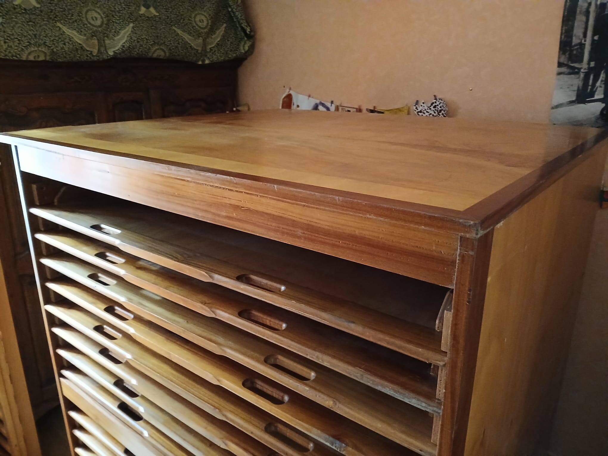 Used panel furniture at an exceptional price