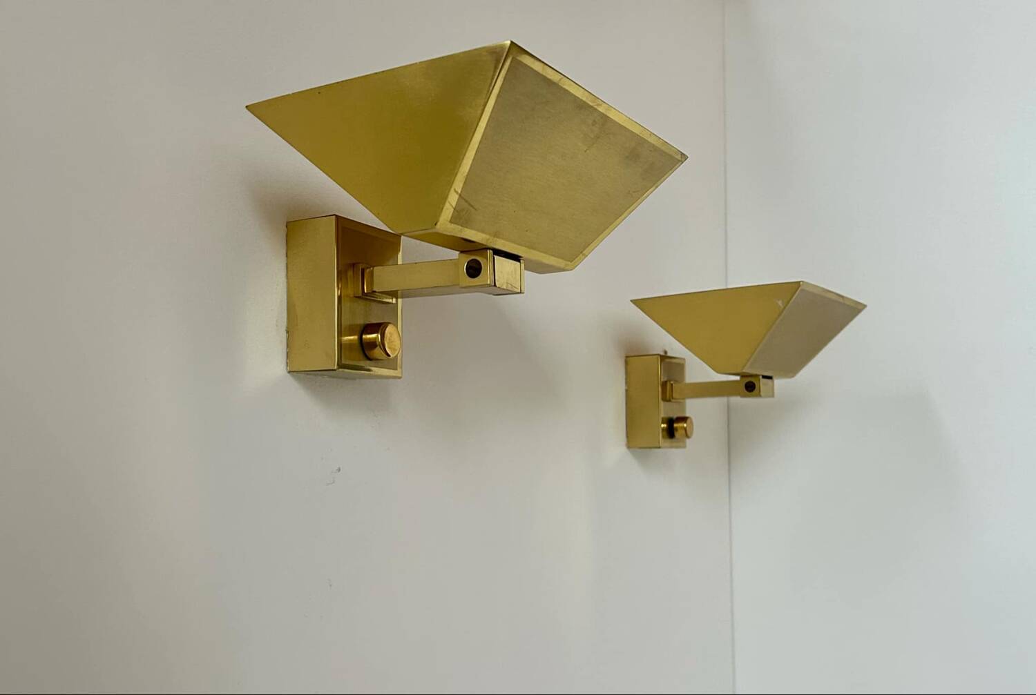 Pair of vintage wall lights, brass, Italy 1970