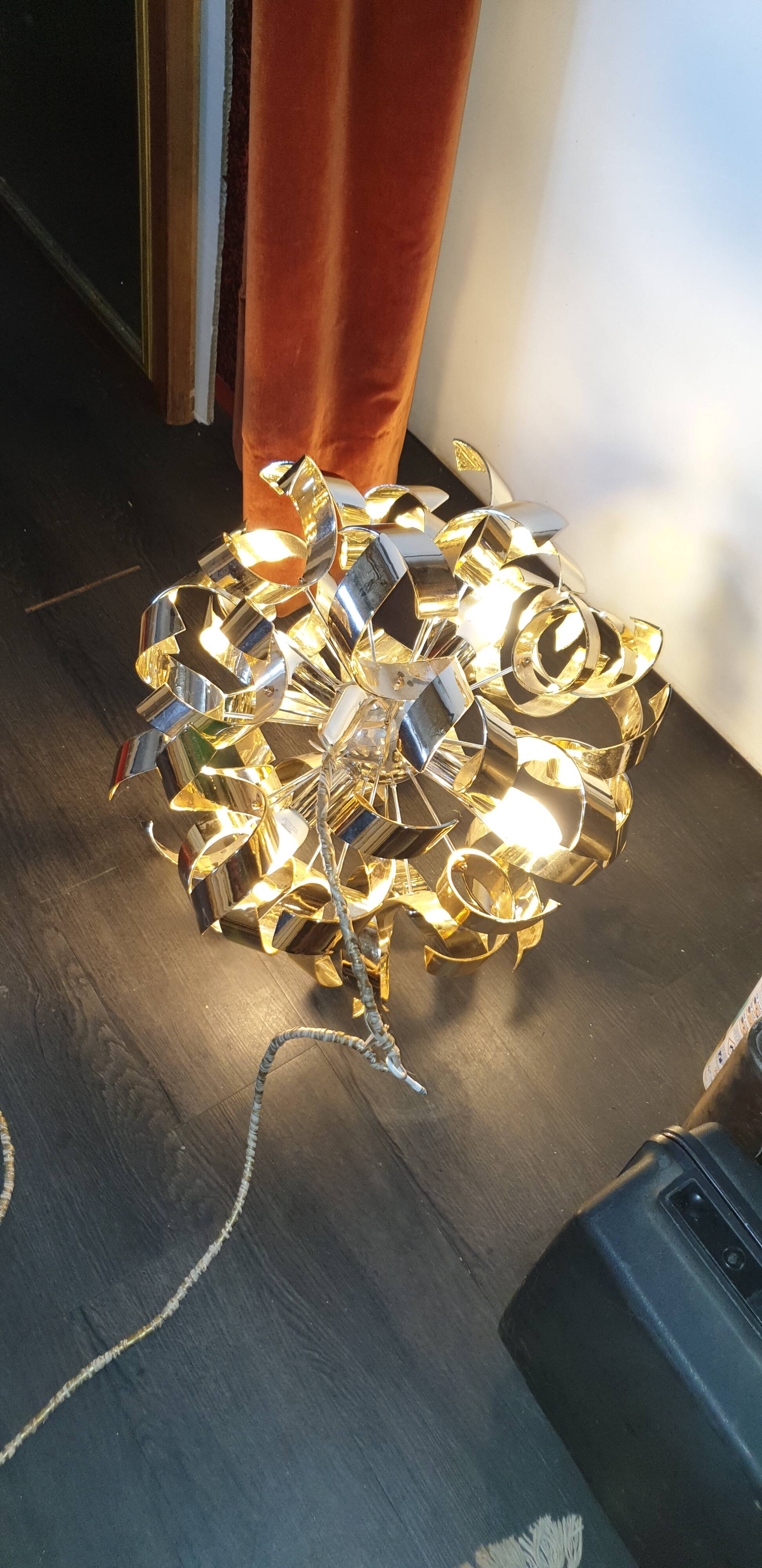 Sputnik pendant light