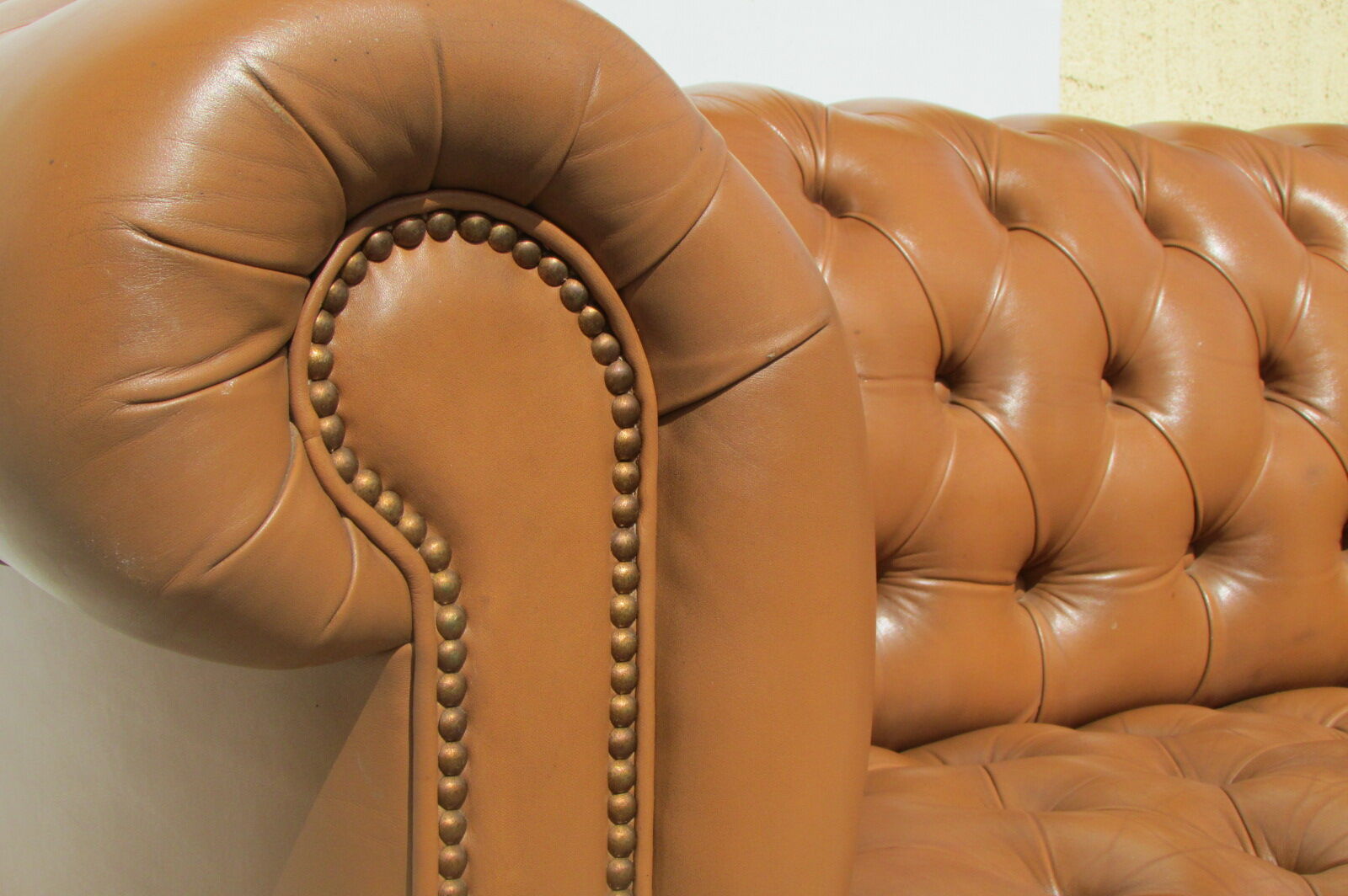 Sofa Chesterfield 3 seats patinated fawn leather