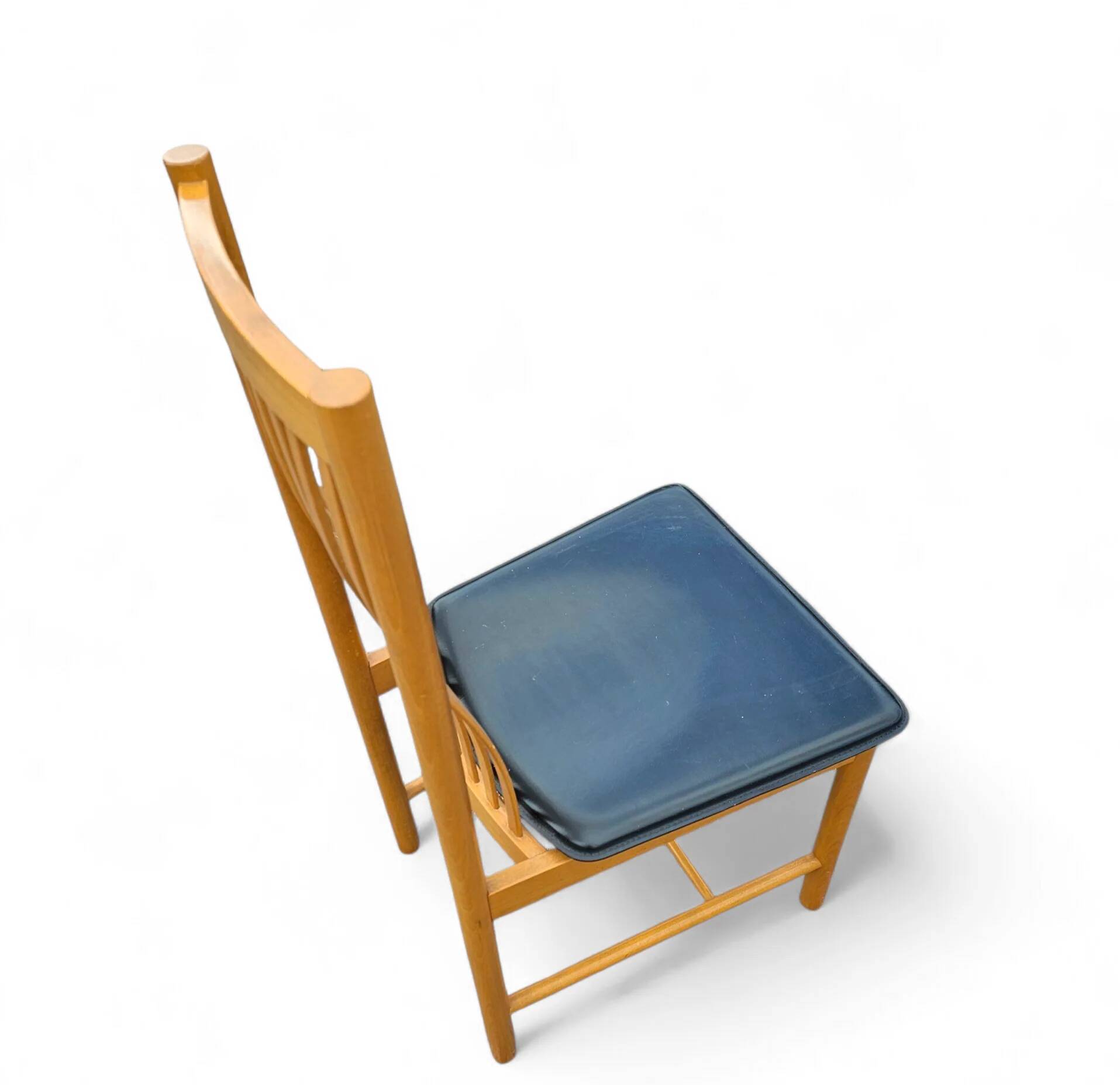 4 x Bros Nova chairs / leather seats