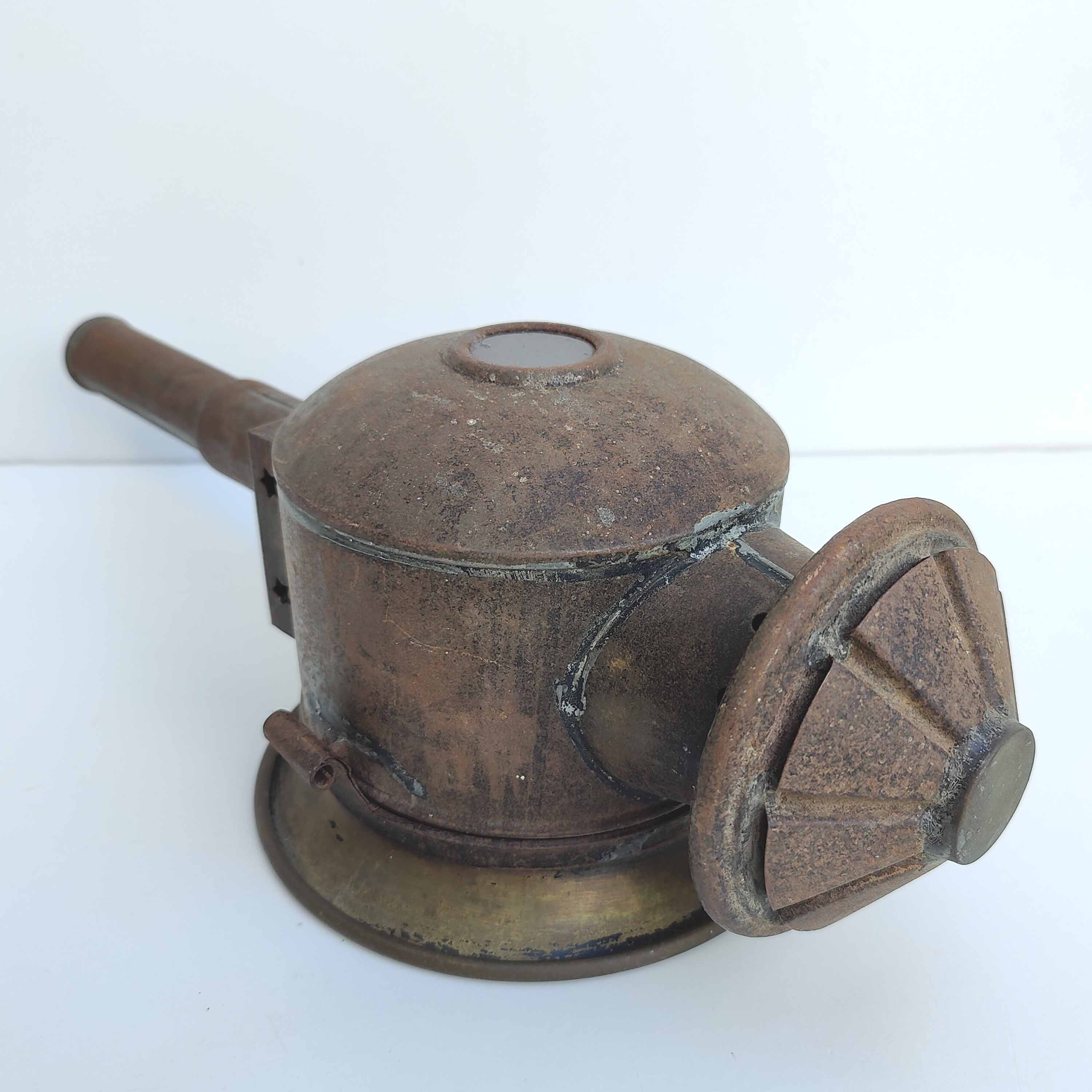 Old carriage carriage carriage coachman's lamp