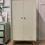 Compass foot cabinet