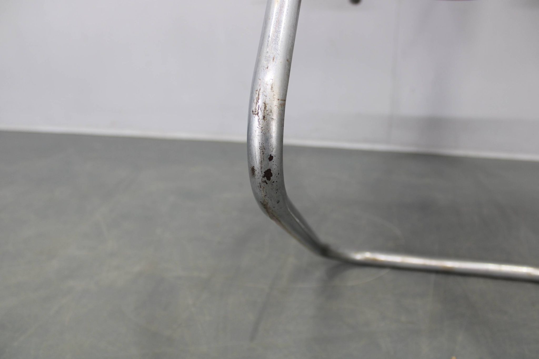 Bauhaus cantilever armchair in chrome tubular steel and beech, 1930s