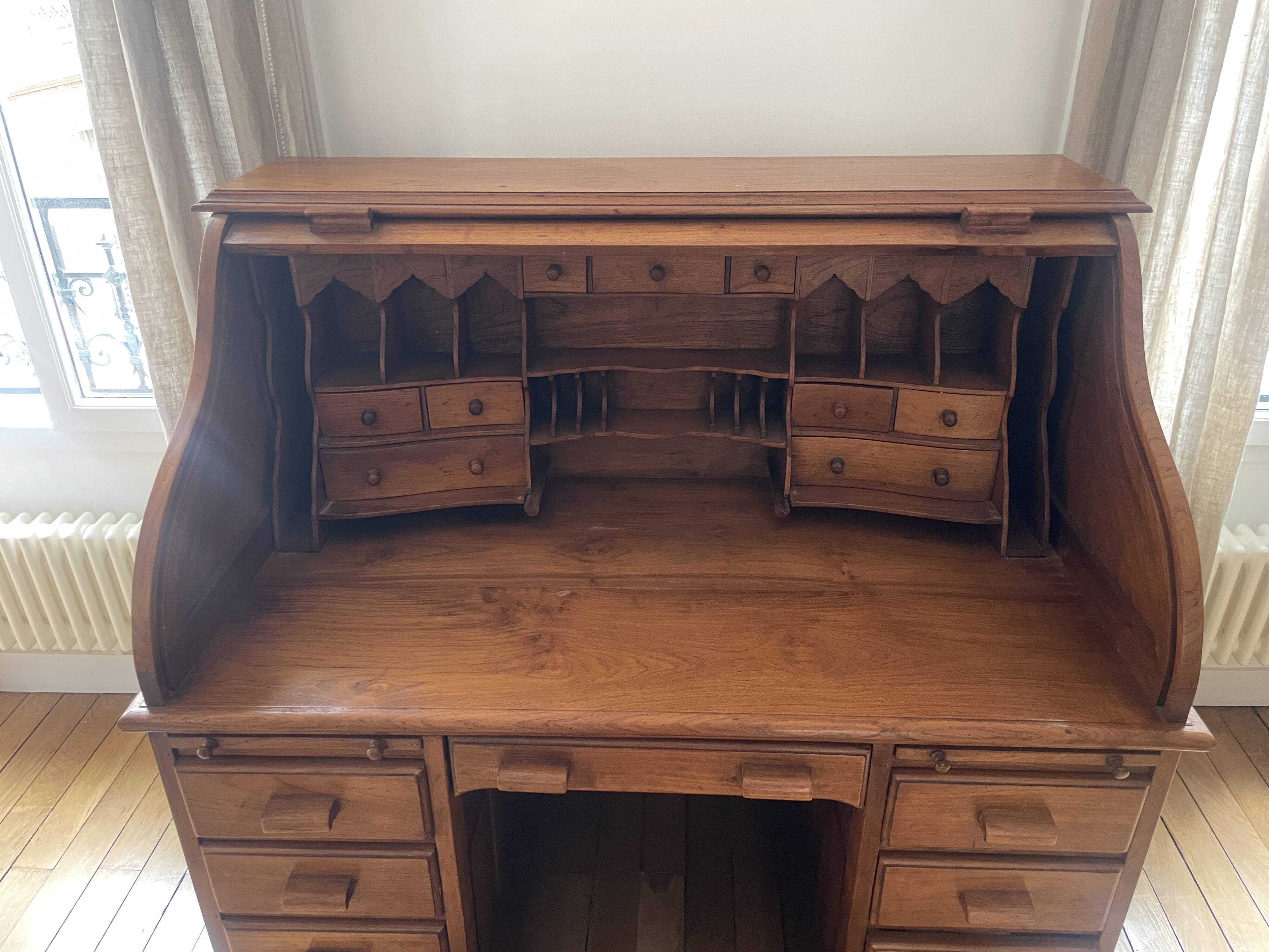 Antique American desk with curtain – original model from the 1920s/30s.