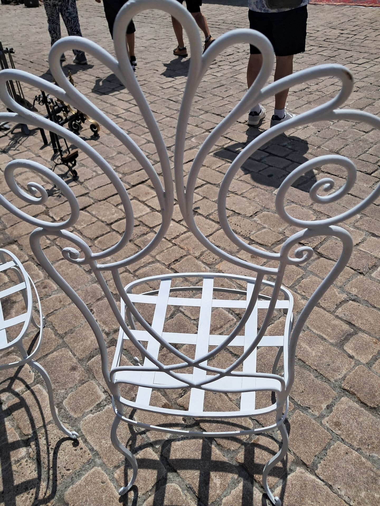 Serie de chaises de jardin en metal