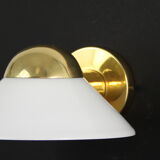 Applique murale laiton et verre opaline blanche lustrerie Deknudt 1980