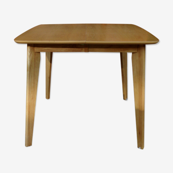 Table scandinave extensible