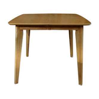 Extendable Scandinavian table