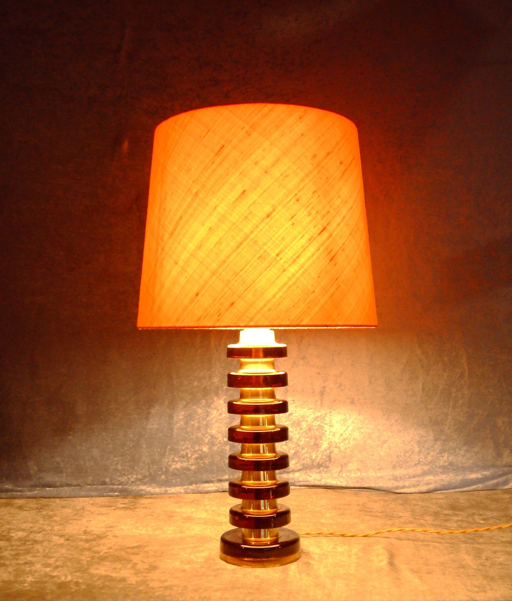 Glass and brass tablelamp from Möllers Armaturfabrik Eskilstuna, Sweden. 1970's.
