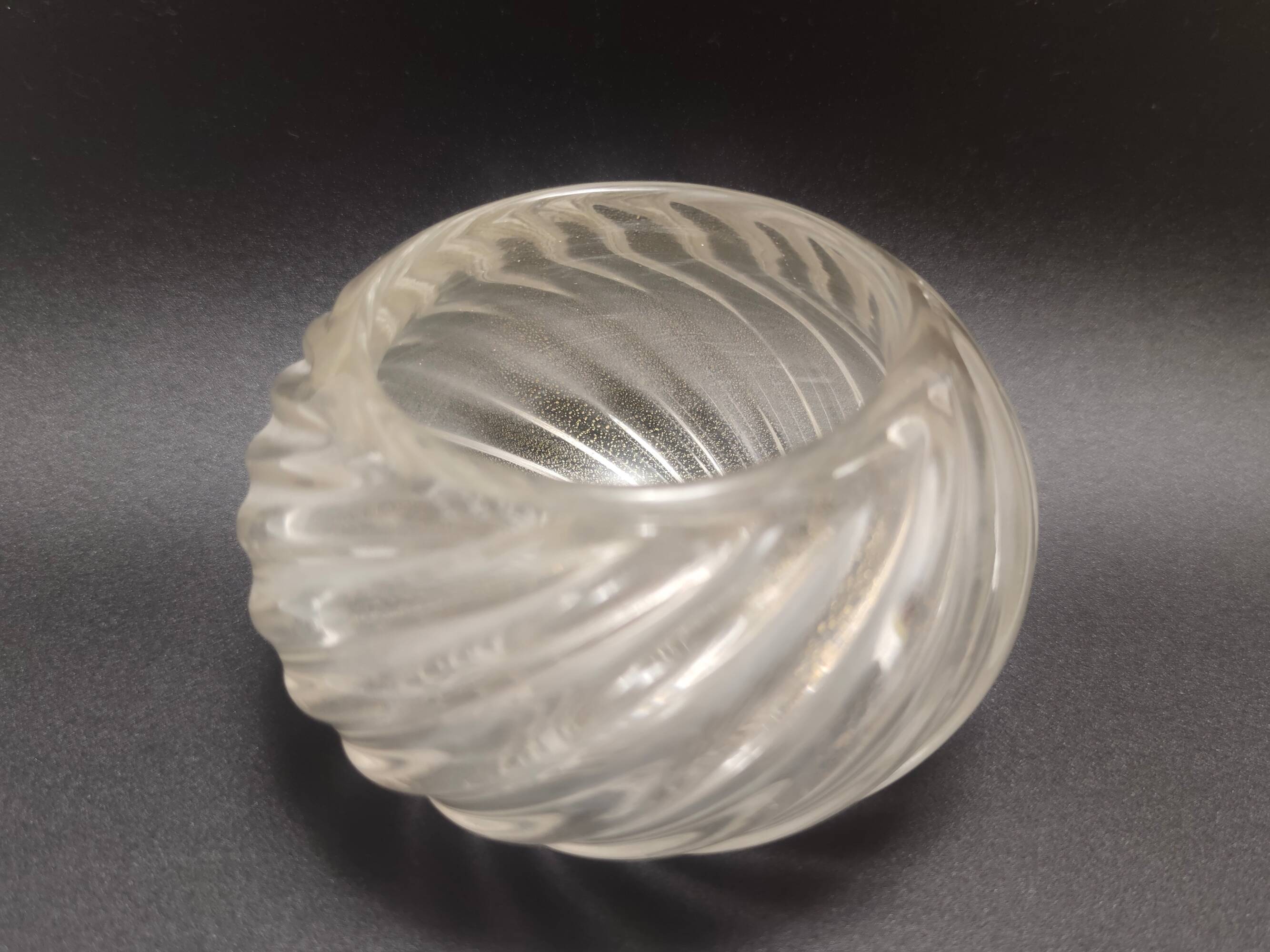 Vintage Twisted Ribs Murano Glass Trinket Bowl by Archimede Seguso with Gold Leaf, Italy