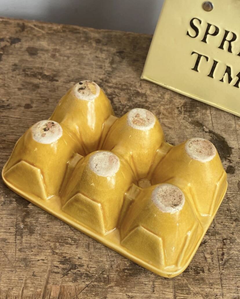Ceramic egg dish