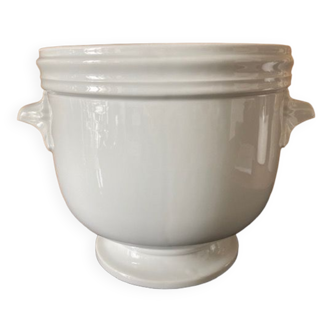 White porcelain pot cover