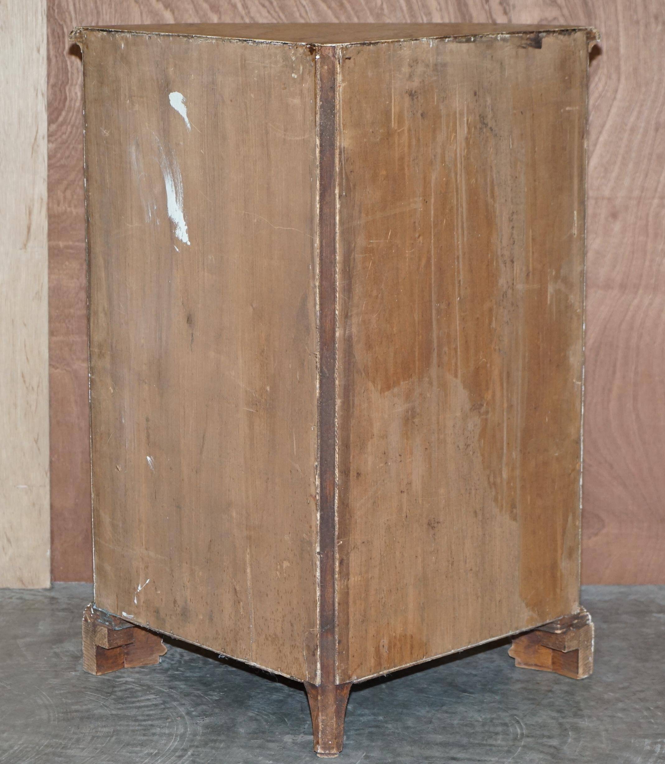 Buffet d'angle vintage peint main style français dessus marbré